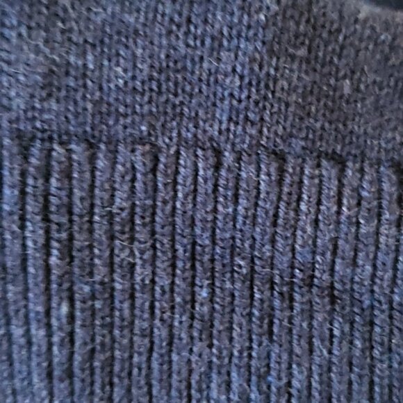 Tommy Hilfiger navy pullover with 4 button front NWT - Picture 3 of 3